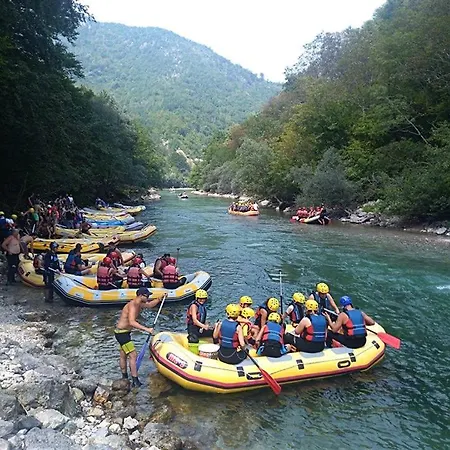 Vikend- Kuca 코니츠